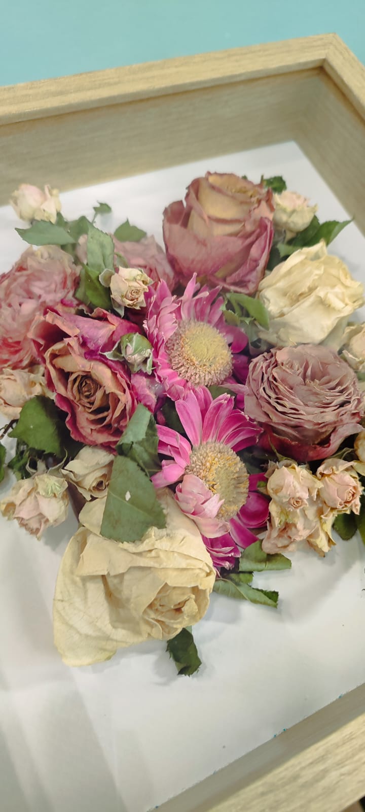 Cornice con fiori